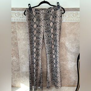 Zara woman snake bell bottom slim pant size M